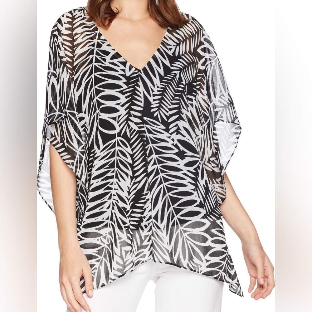 Beautiful Flowy Top - image 2